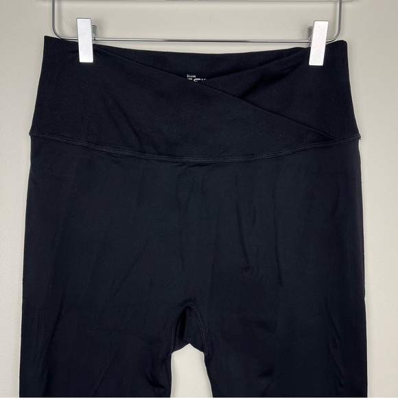 SHEFIT Seamless Athletic Cross Waist Leggings Womens Black 2Luxe - Picture 3 of 13